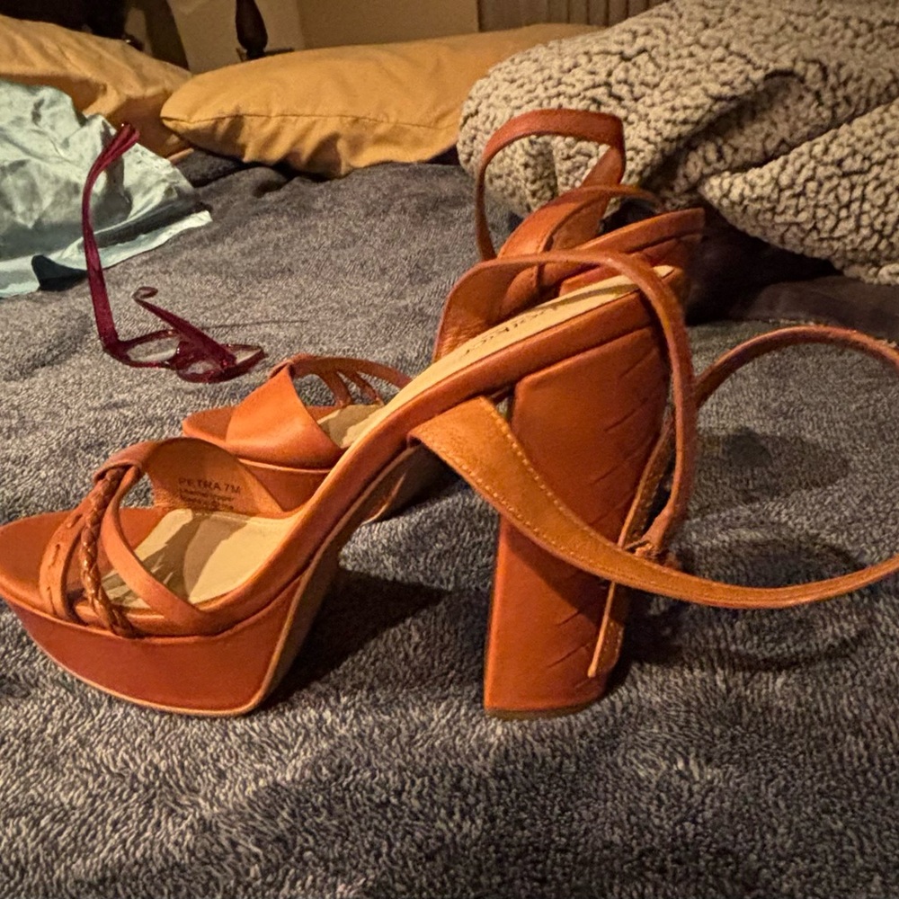 Botkier New York Brown Platform Sandals - Picture 5 of 5